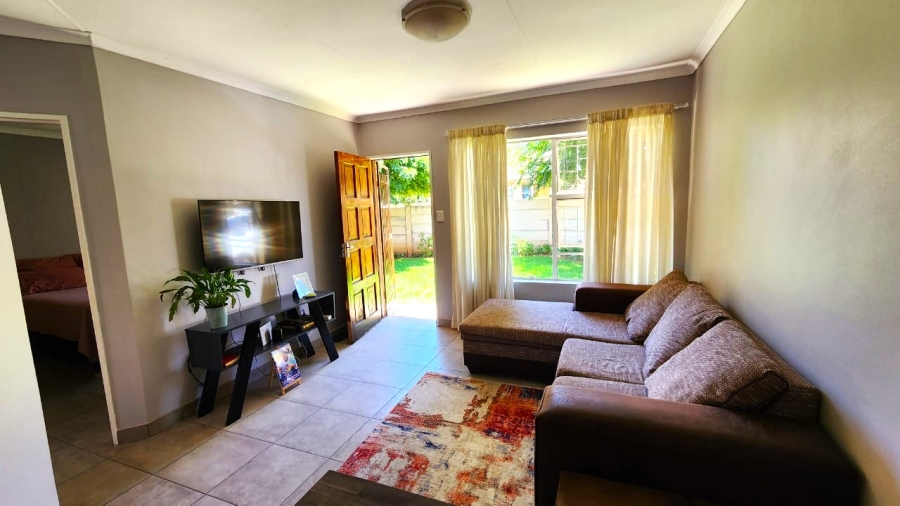 2 Bedroom Property for Sale in Langenhovenpark Free State